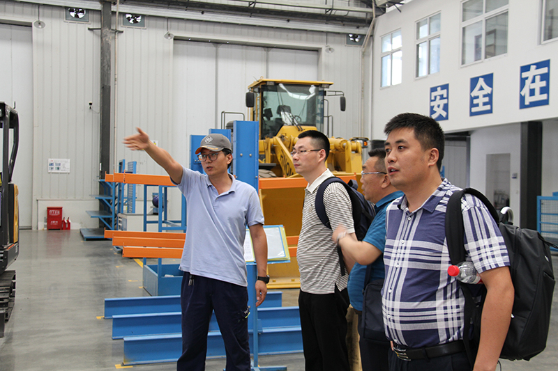 Brother dealers visit Jinan Tianye 5S model overhaul factory.